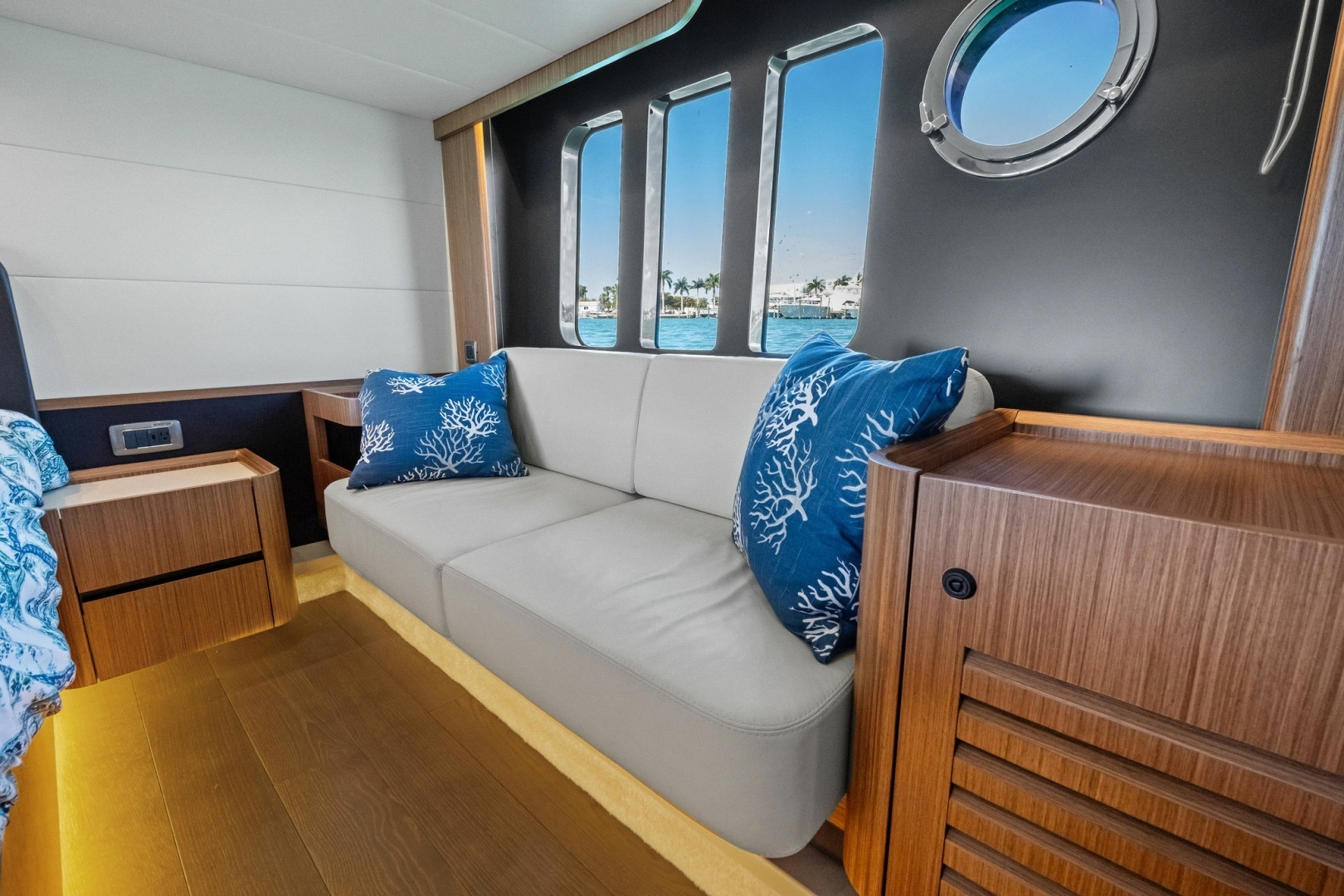 Elettra 52ft Absolute Yacht For Sale