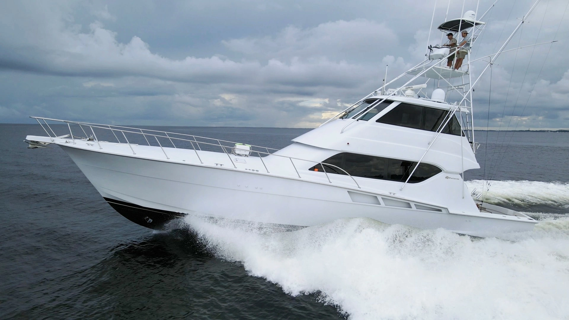 Hatteras 60 Enclosed Bridge Convertible Yacht For Sale