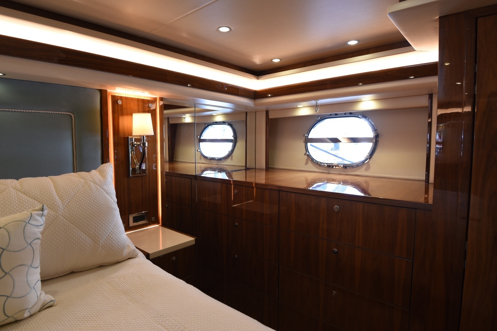 PARTY OF FIVE 80ft Viking Yacht For Sale PARTY OF FIVE 80ft Viking Yacht For Sale