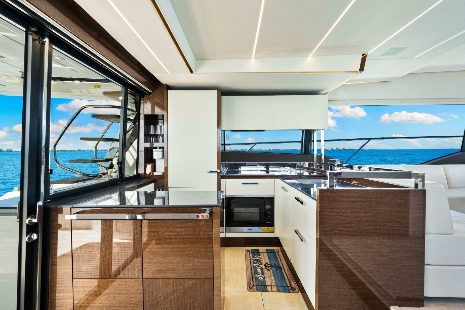 Prestige 630 Flybridge — Peace - Photo 6