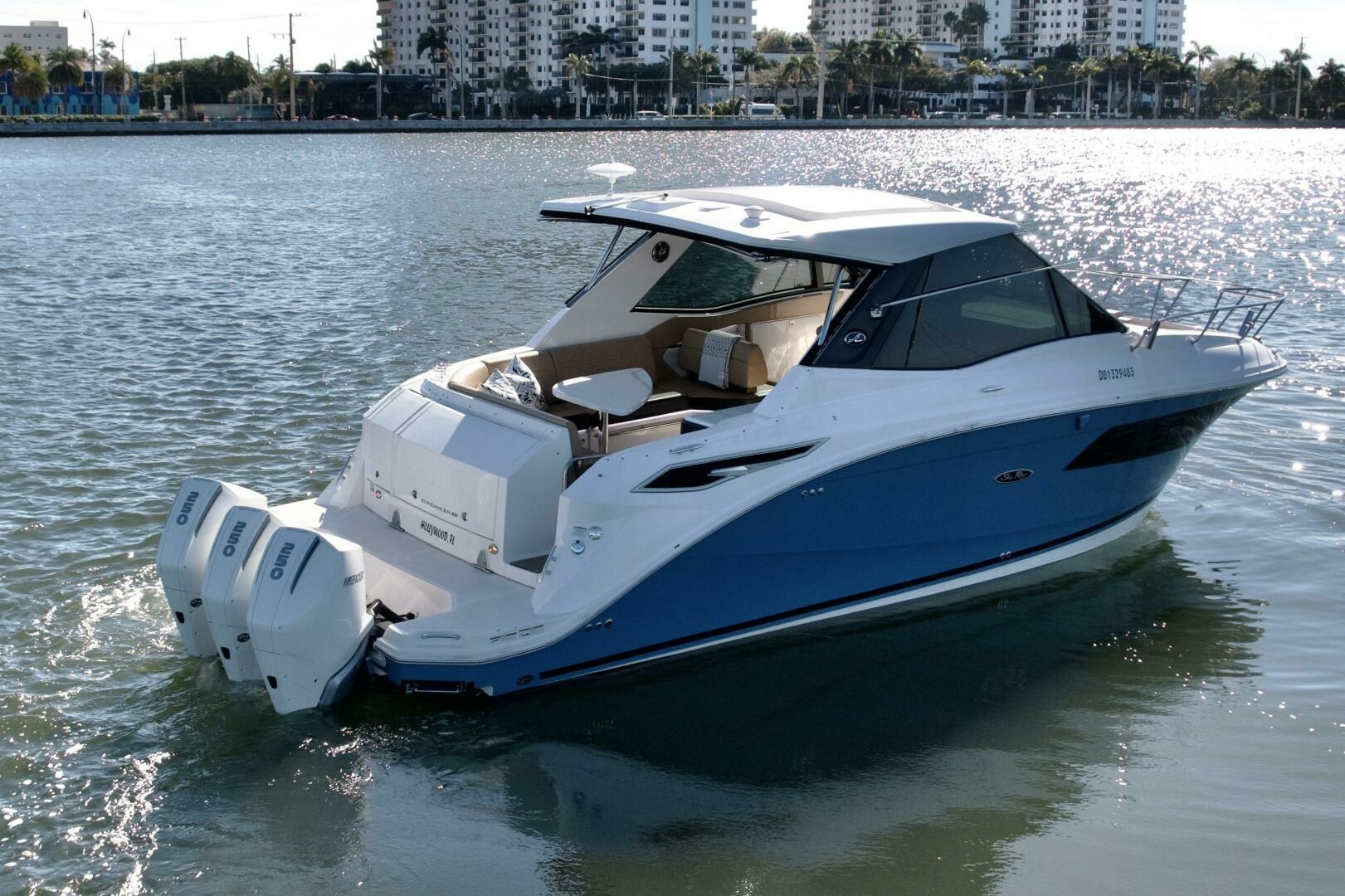 2022 Sea Ray Sundancer 320 — photograph 5