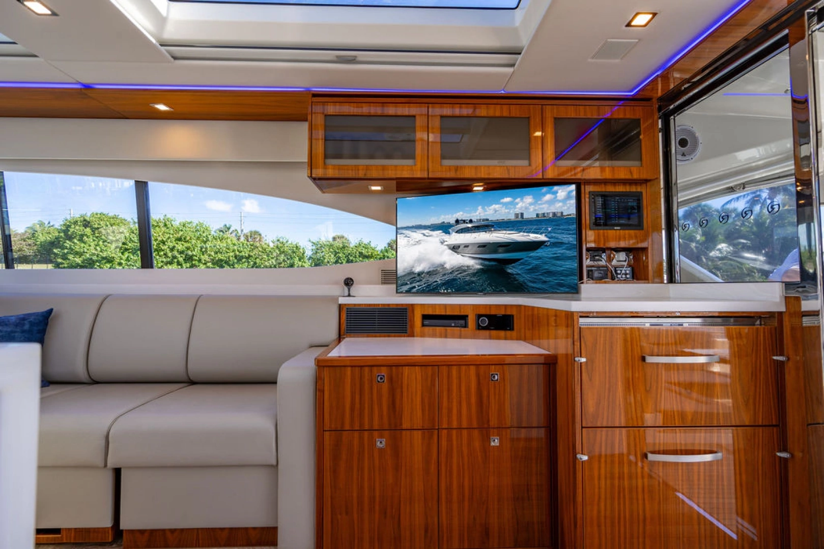 Riviera 6000 Sport Yacht Platinum Edition Yacht For Sale