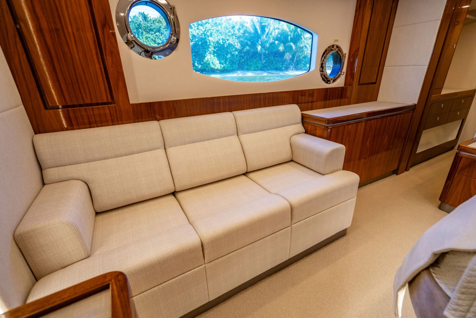Riviera 6000 Sport Yacht Platinum Edition Yacht For Sale