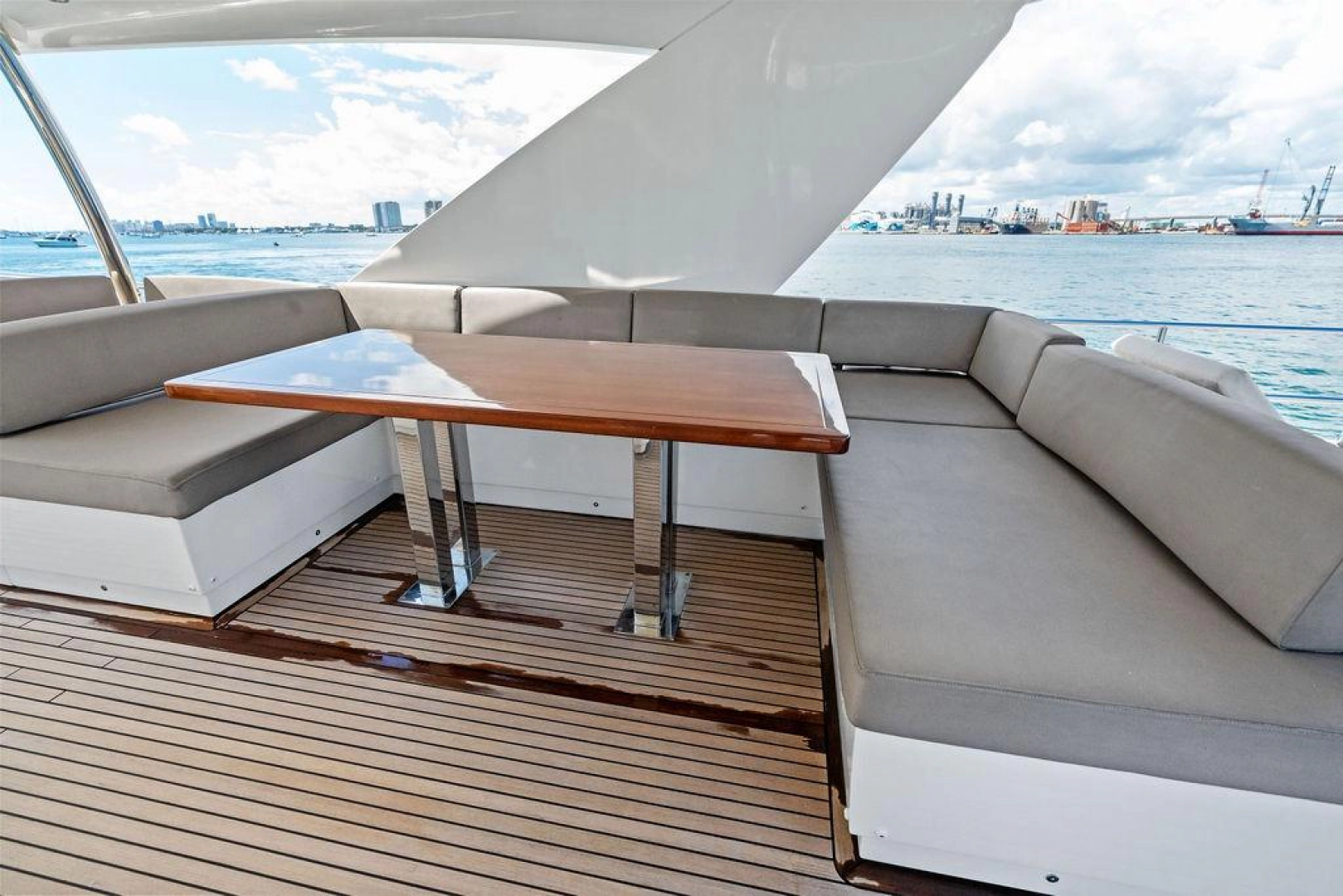 Prestige 750 — ELEVATION - Photo 24