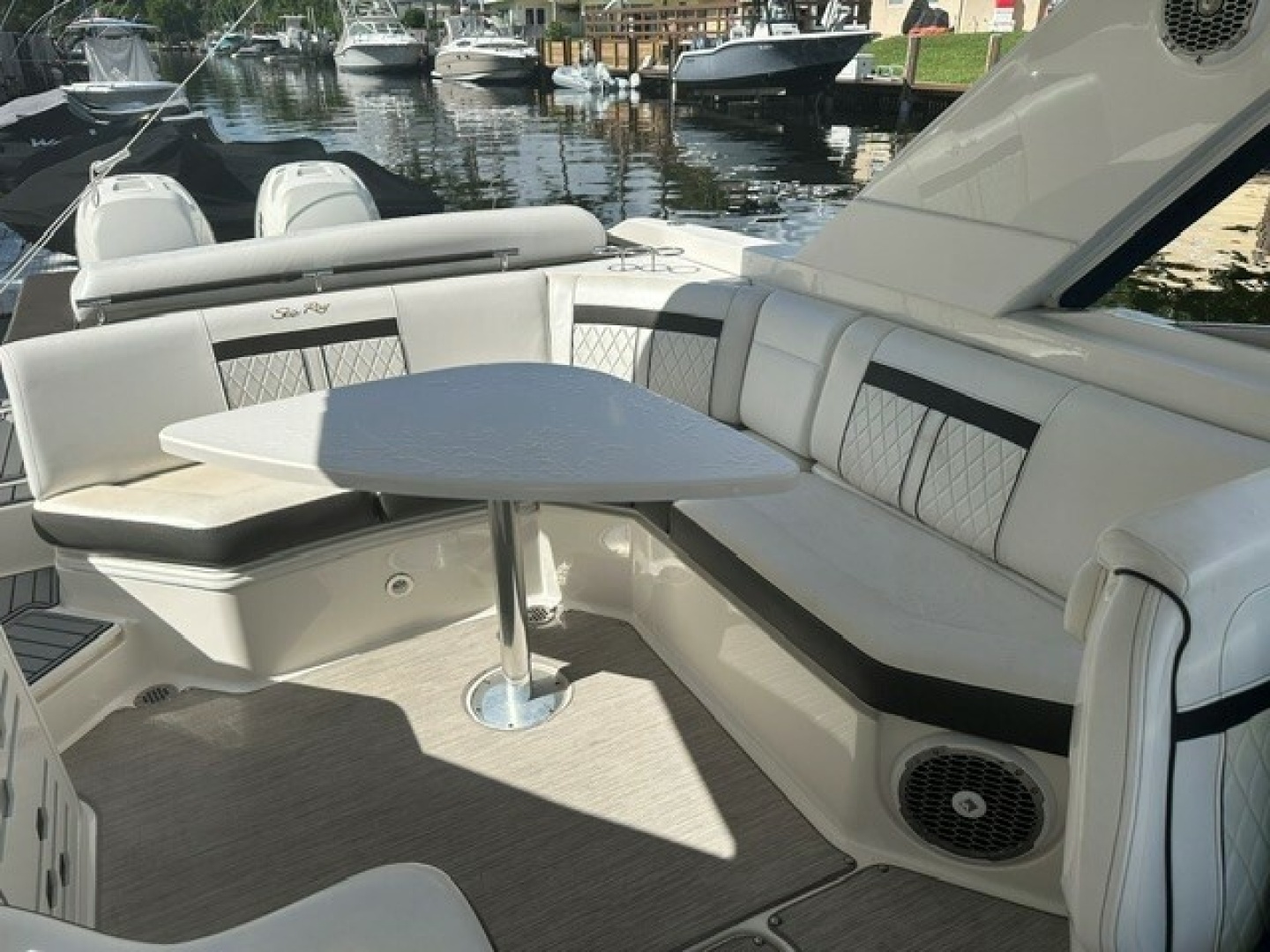 SALES THERAPY 31ft Sea Ray Yacht For Sale