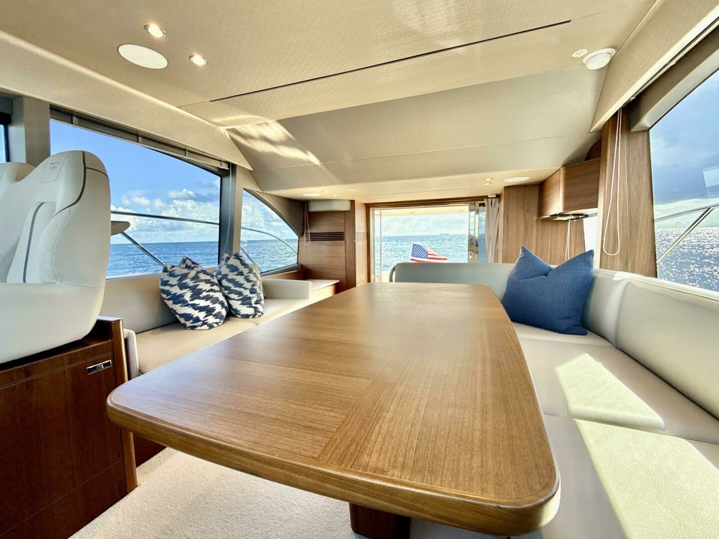 Princess 50 - Helm
