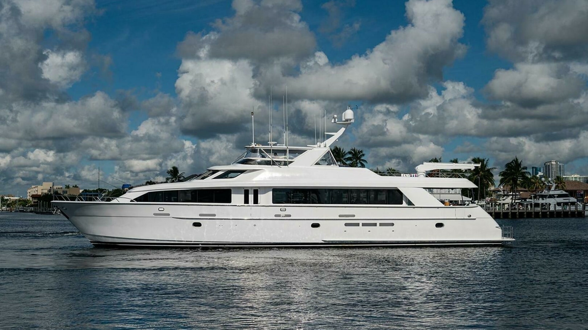 Magnum Ride 100ft Hatteras Yacht For Sale