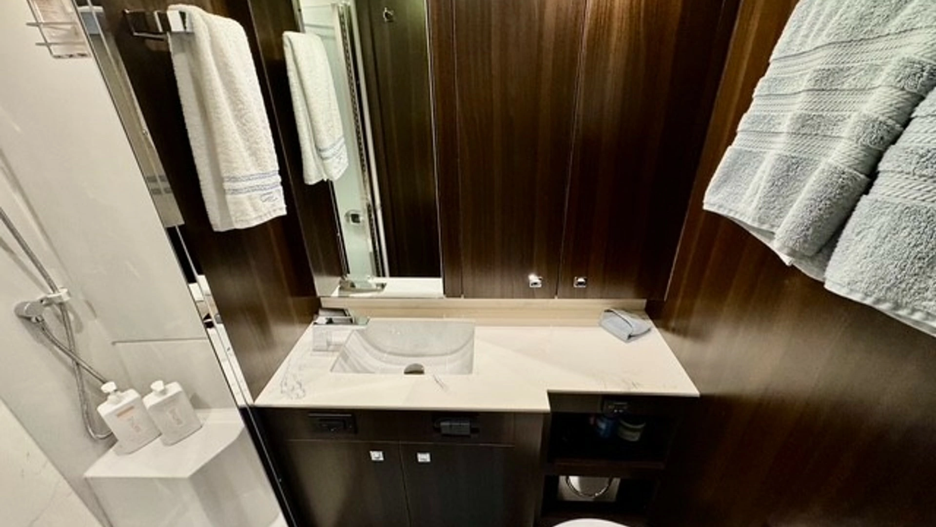 Cruisers Yachts 50 Cantius Yacht For Sale