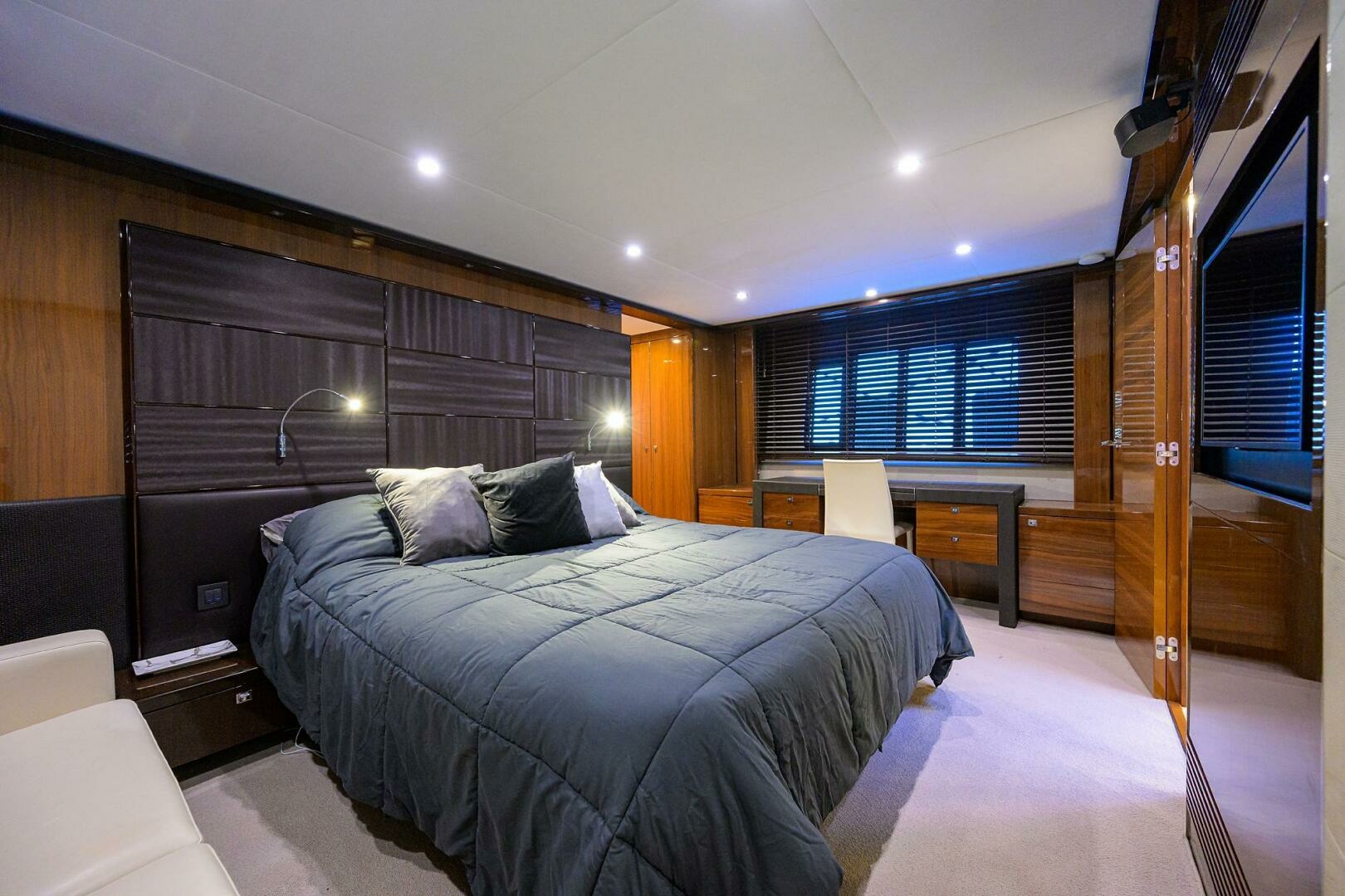POLICY LIMITS 72ft Princess Yacht For Sale POLICY LIMITS 72ft Princess Yacht For Sale