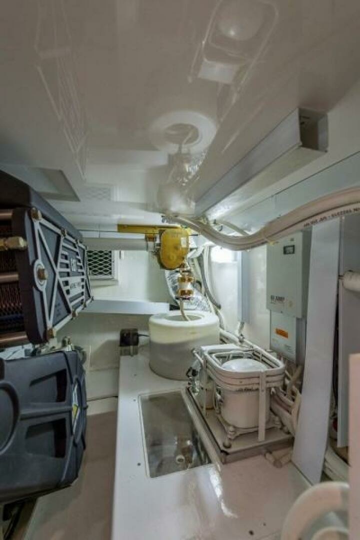 Post 53 - Ros Lyn - Engine Room