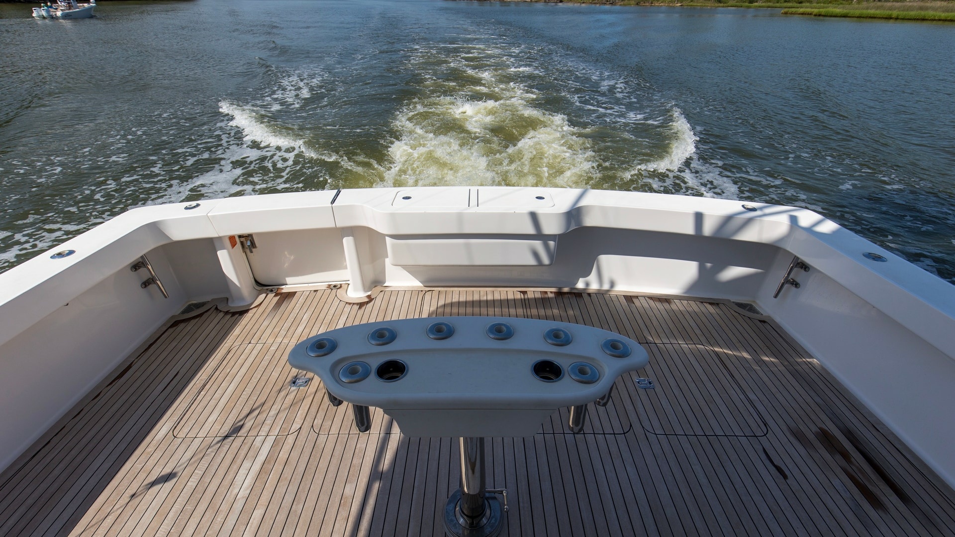 2005 61 Viking Enclosed Bridge Kelkat Rear Deck (4)