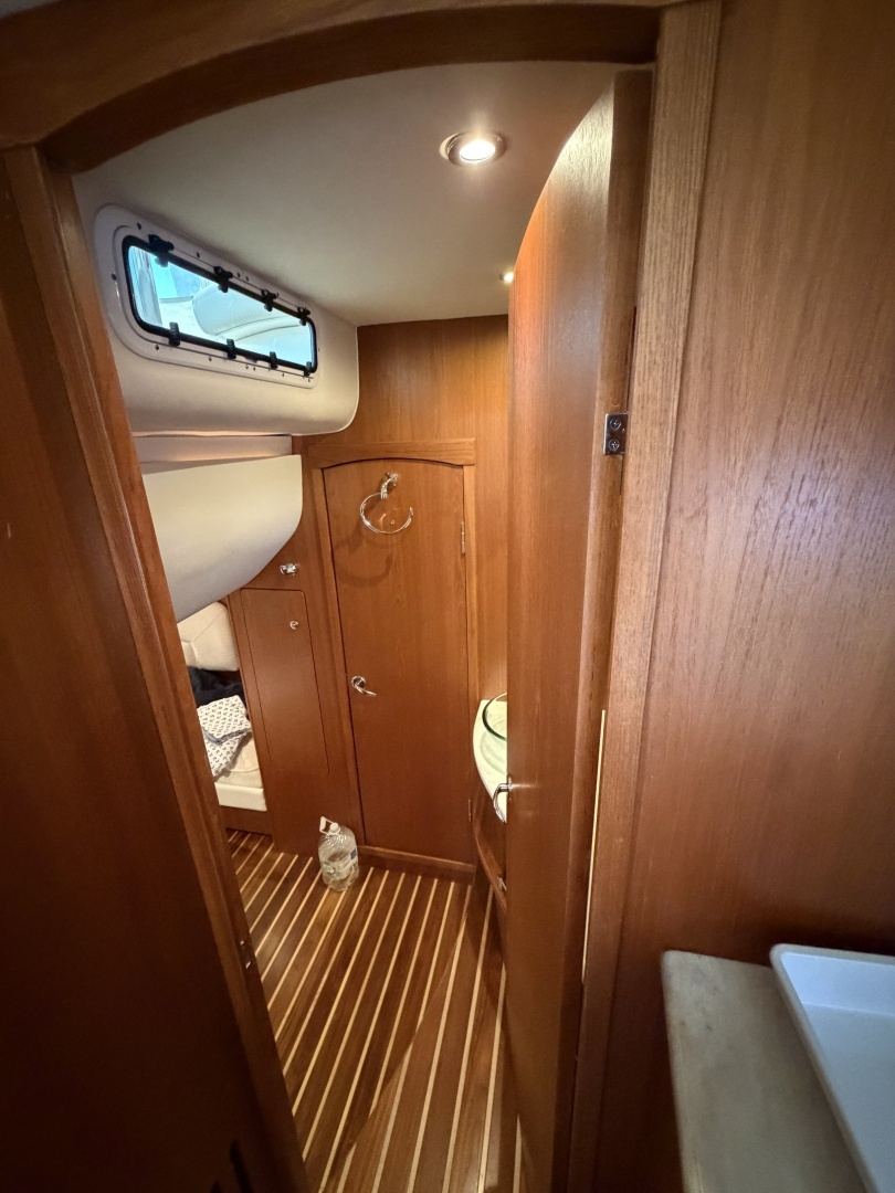 2013 Tiara Yachts 4500 Sovran