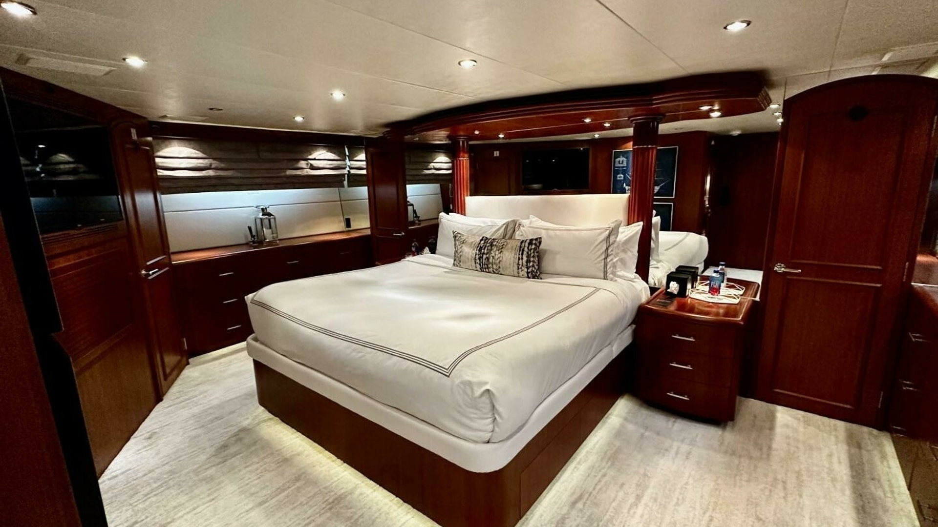 Magnum Ride 100ft Hatteras Yacht For Sale