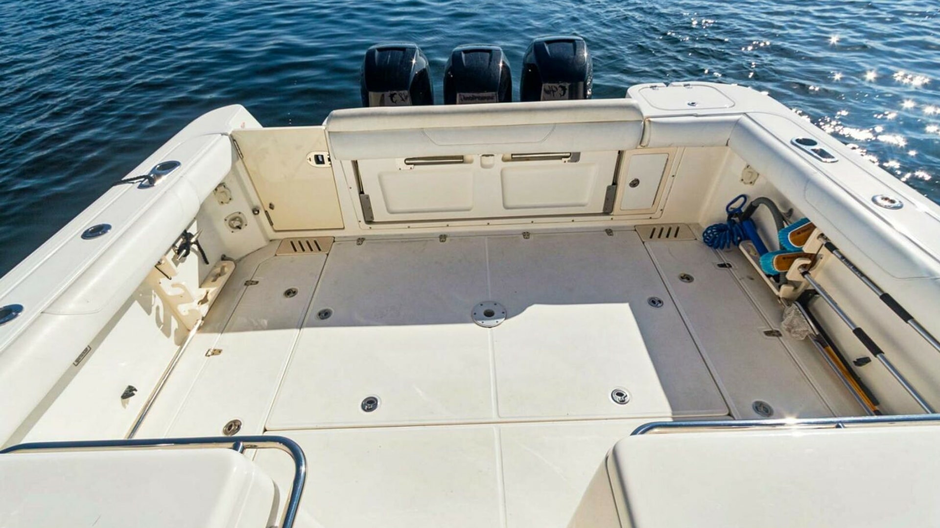 HAMMERHEAD II 34ft Boston Whaler Yacht For Sale