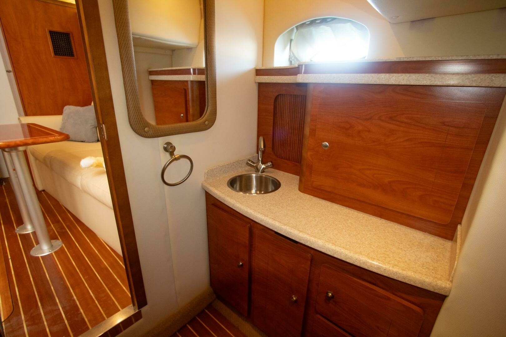 No Name 40ft Rinker Yacht For Sale