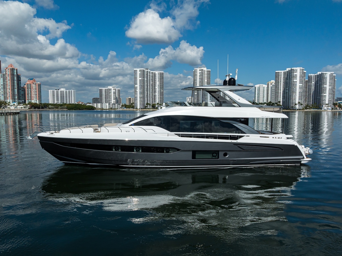 DT78 78ft Azimut Yacht For Sale