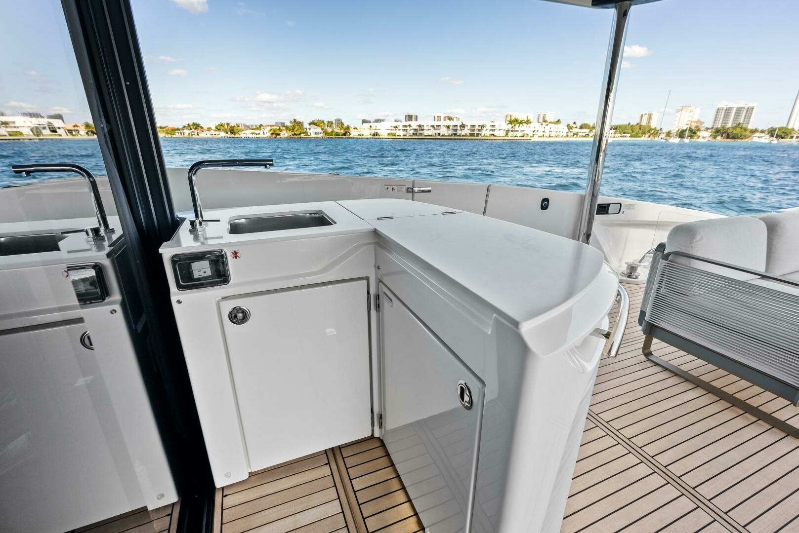 Fantasy Girl 75ft Absolute Yacht For Sale