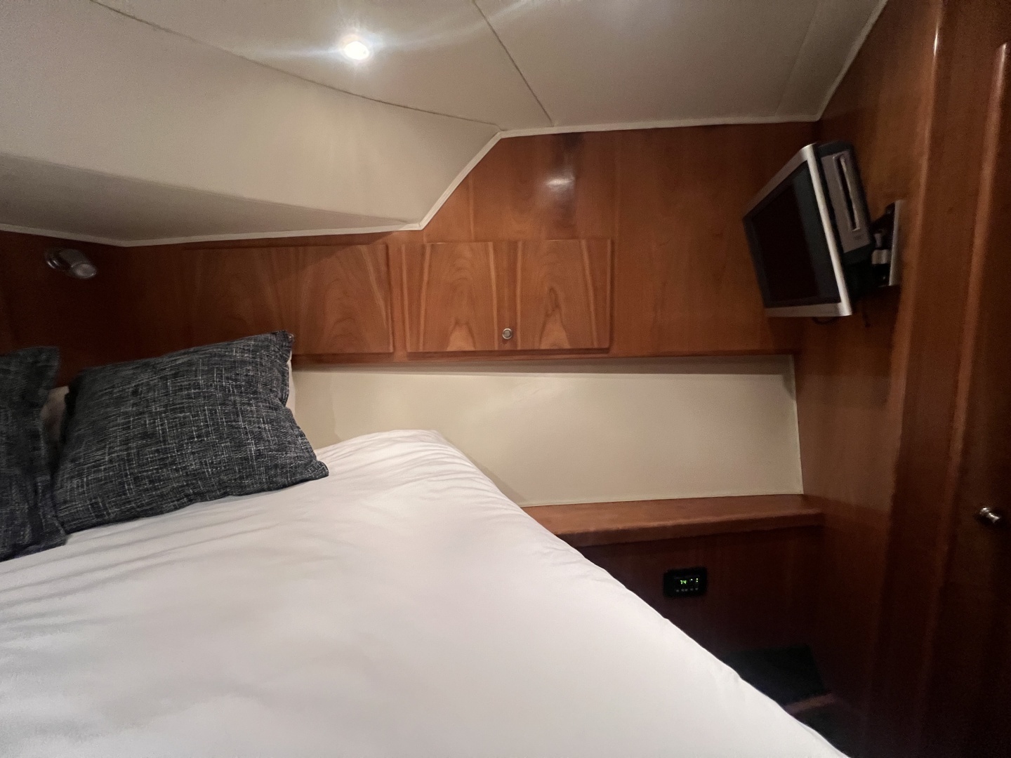NO VACANCY 54ft Navigator Yacht For Sale