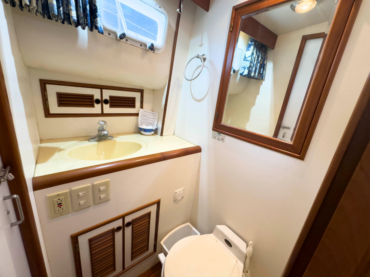 Offshore Yachts Sedan Yacht For Sale