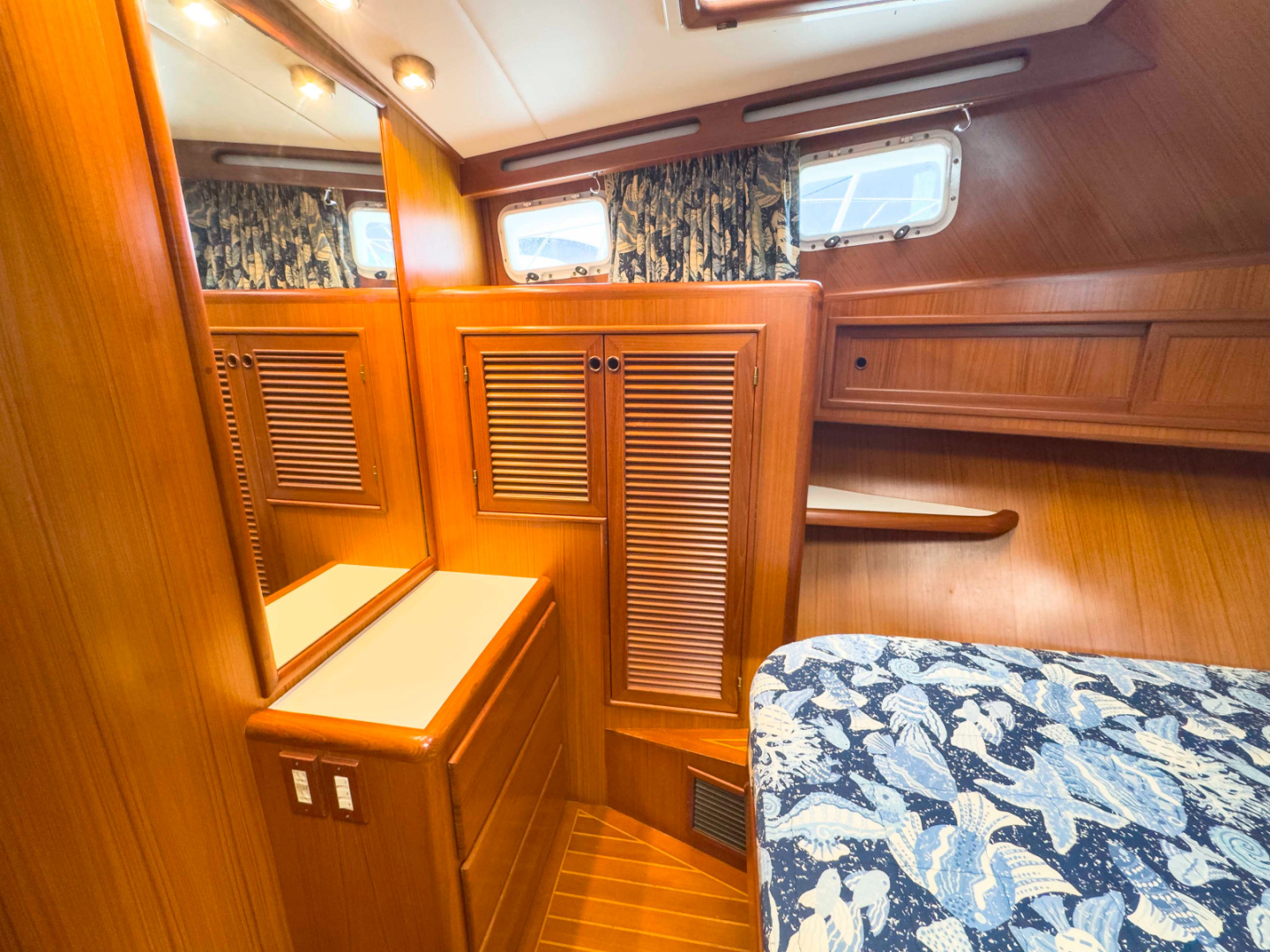 Offshore Yachts Sedan Yacht For Sale