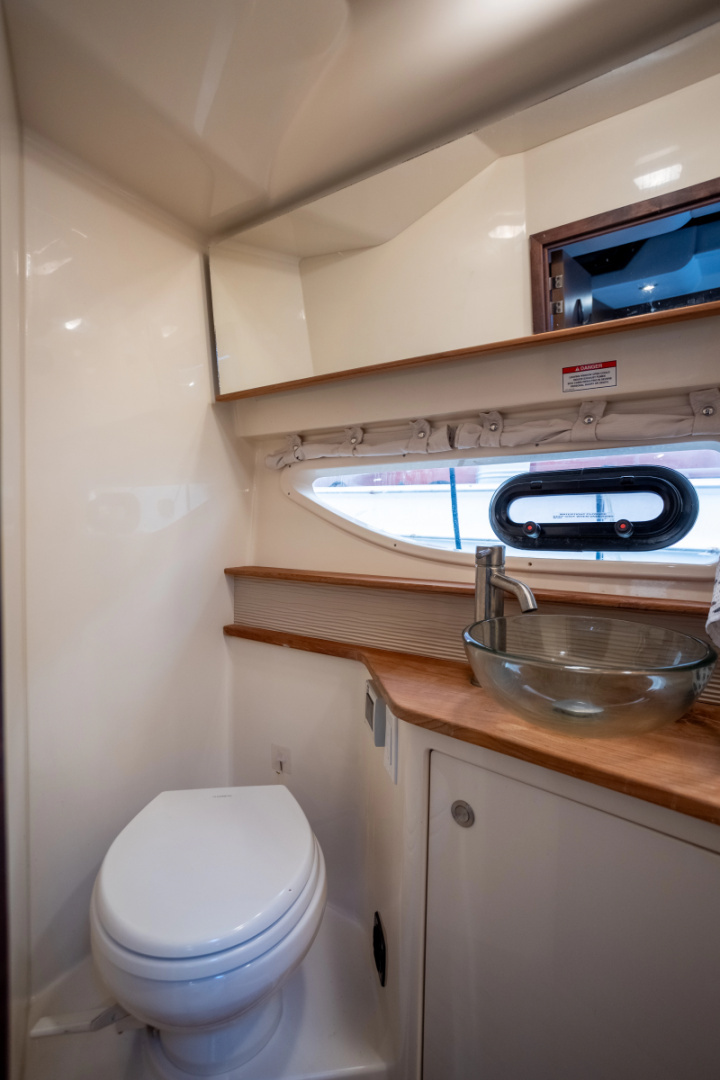 Sea Ray Sundancer 350 Coupe - Rare Shaft Drive Yacht For Sale