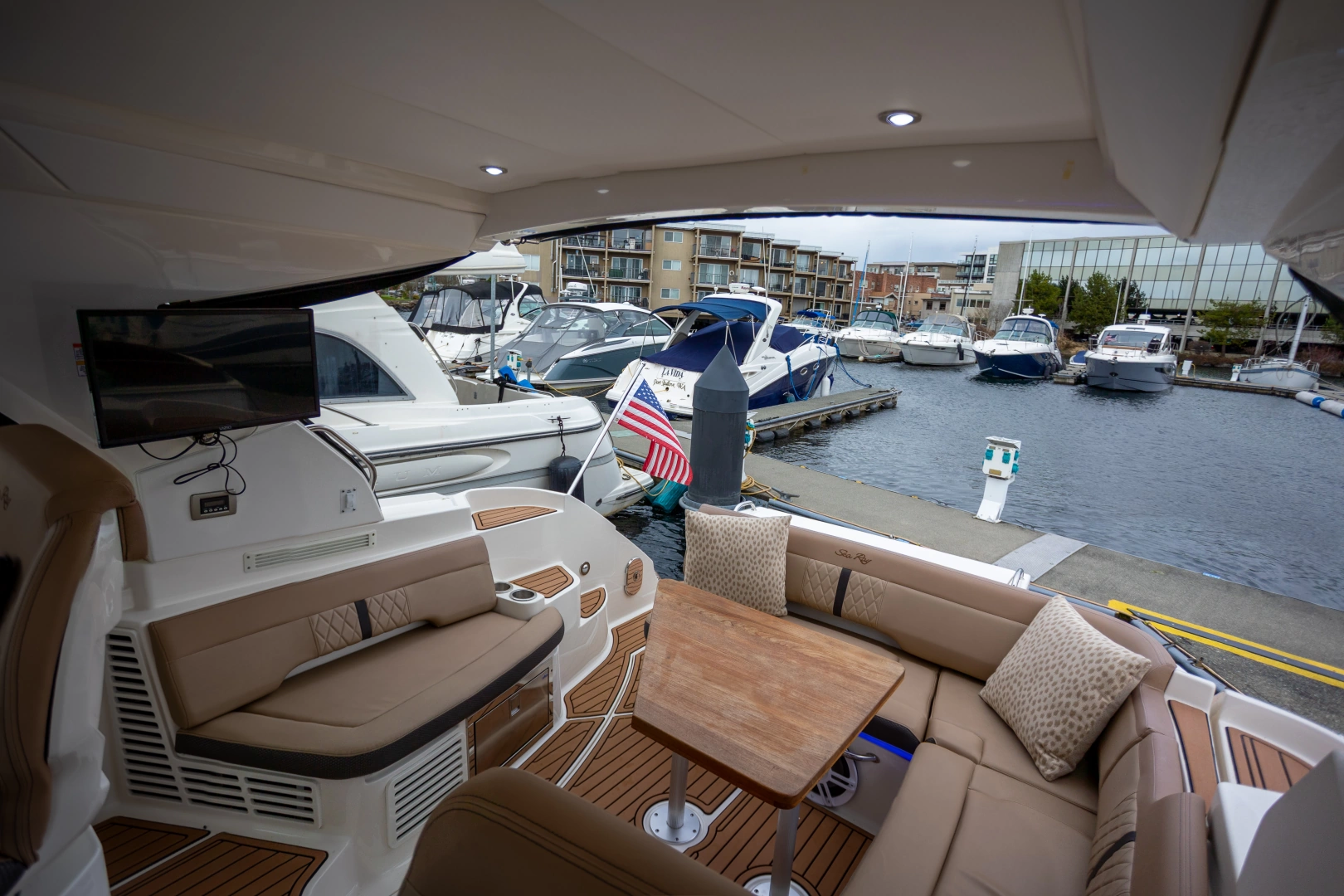 Sea Ray Sundancer 350 Coupe - Rare Shaft Drive Yacht For Sale