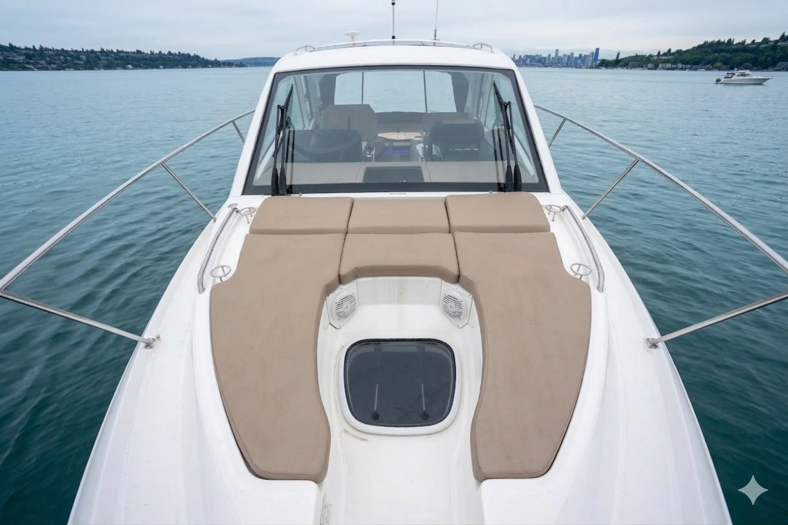 Sea Ray Sundancer 350 Coupe - Rare Shaft Drive Yacht For Sale