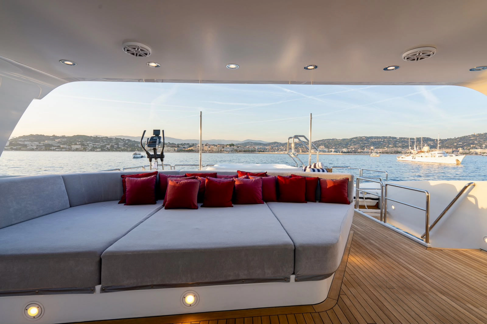 LADY LUCY, photo 39