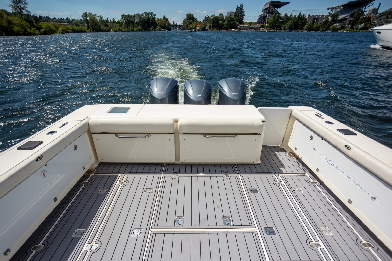 Pursuit 375 OS Yacht For Sale