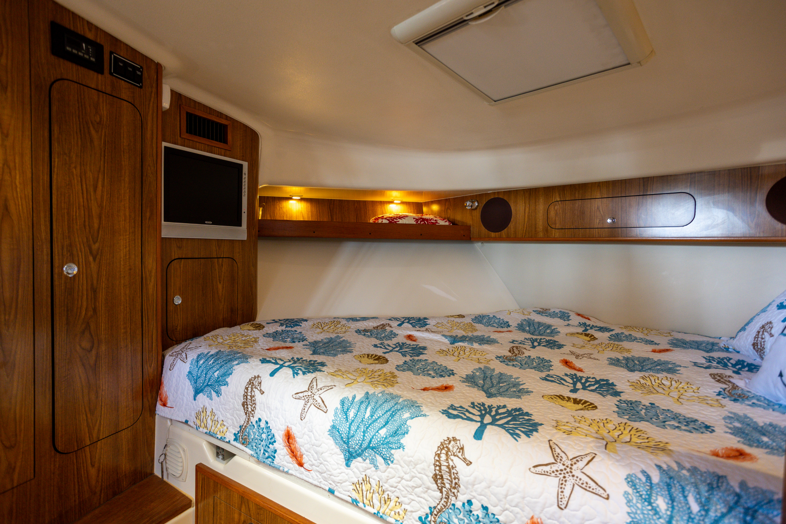 LAZY V 37ft Pursuit Yacht For Sale