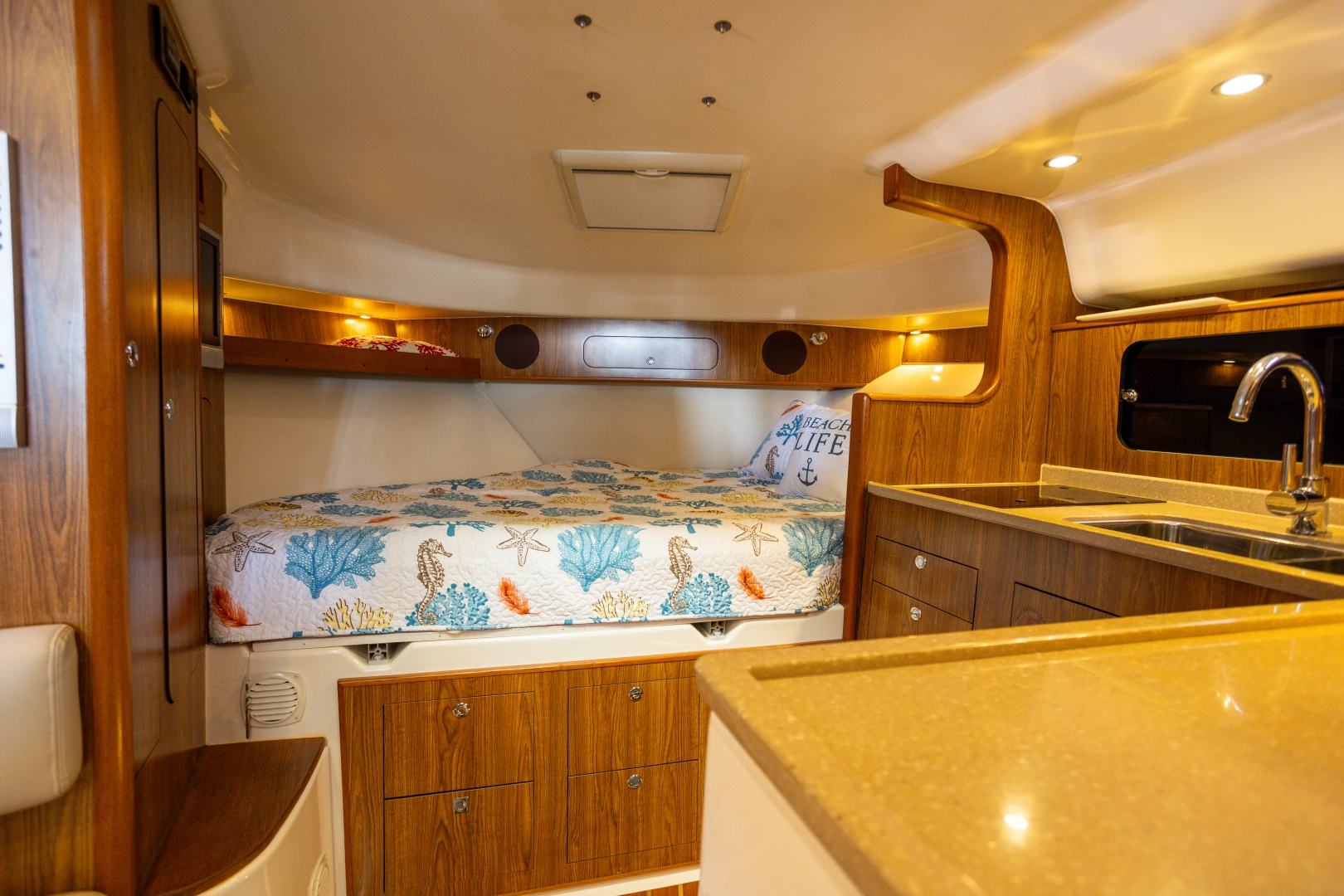 Pursuit 375 OS Yacht For Sale
