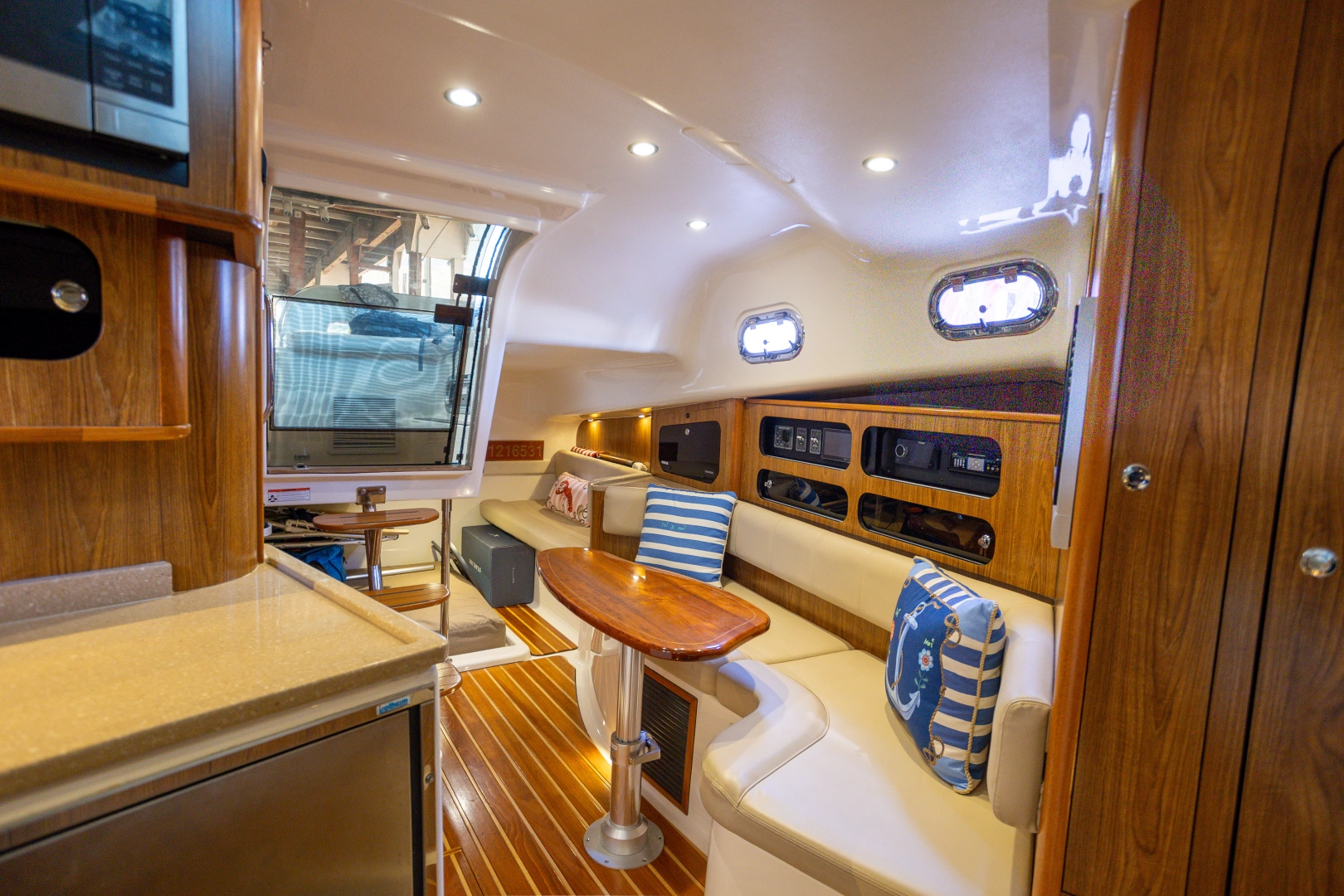 Pursuit 375 OS Yacht For Sale