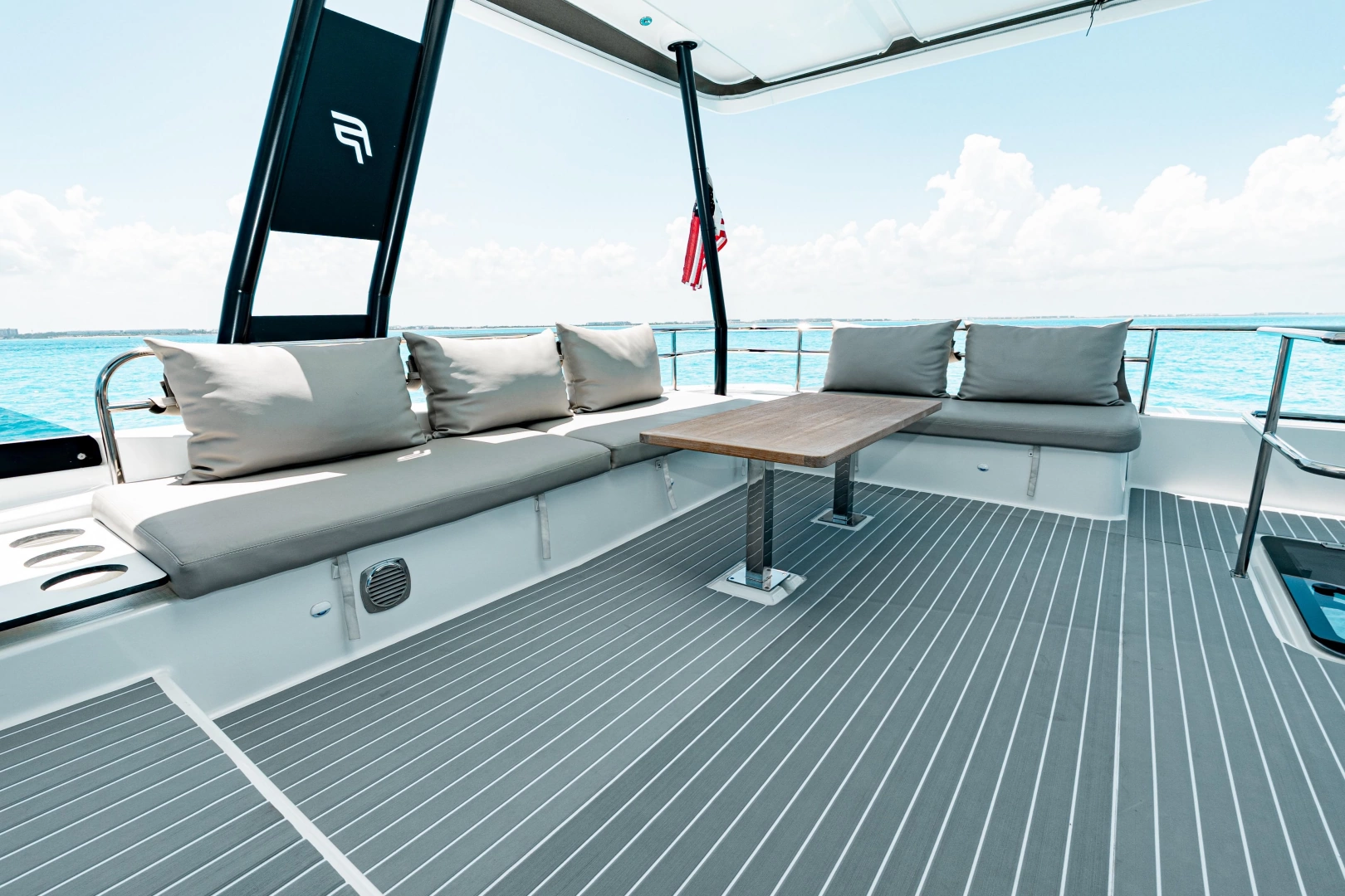 Fountaine Pajot MY6 Yacht For Sale