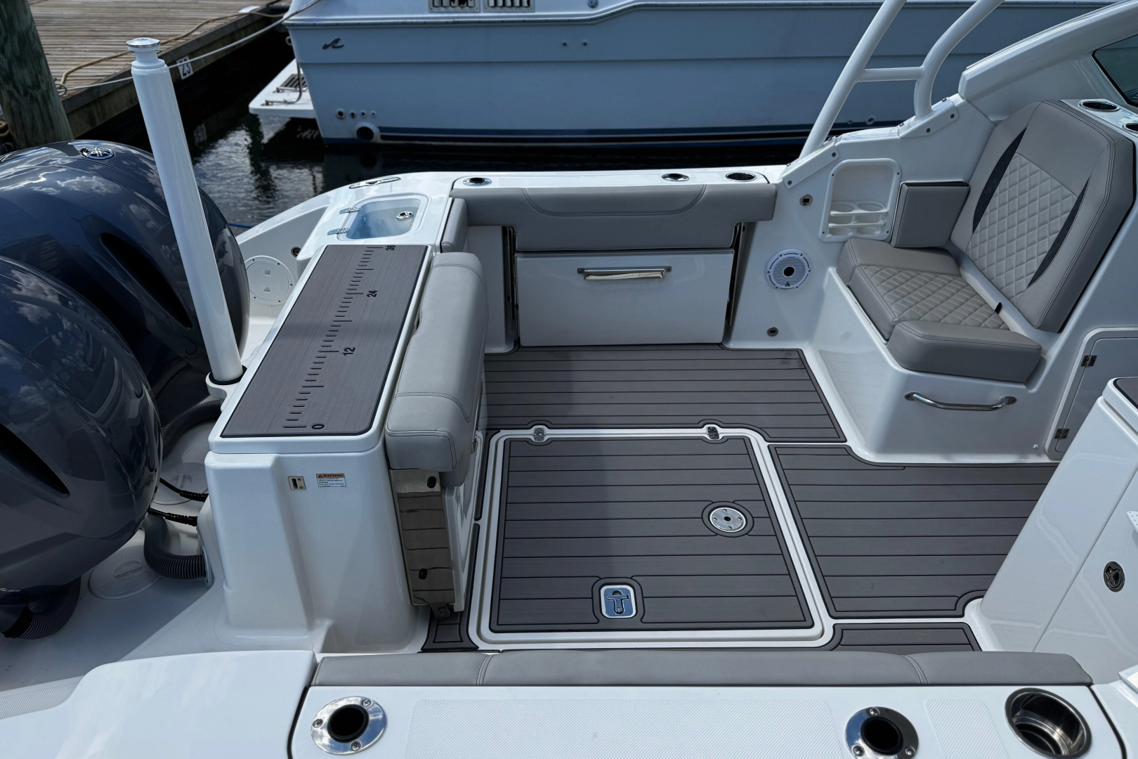 Luna Sea 26ft Pursuit Yacht For Sale