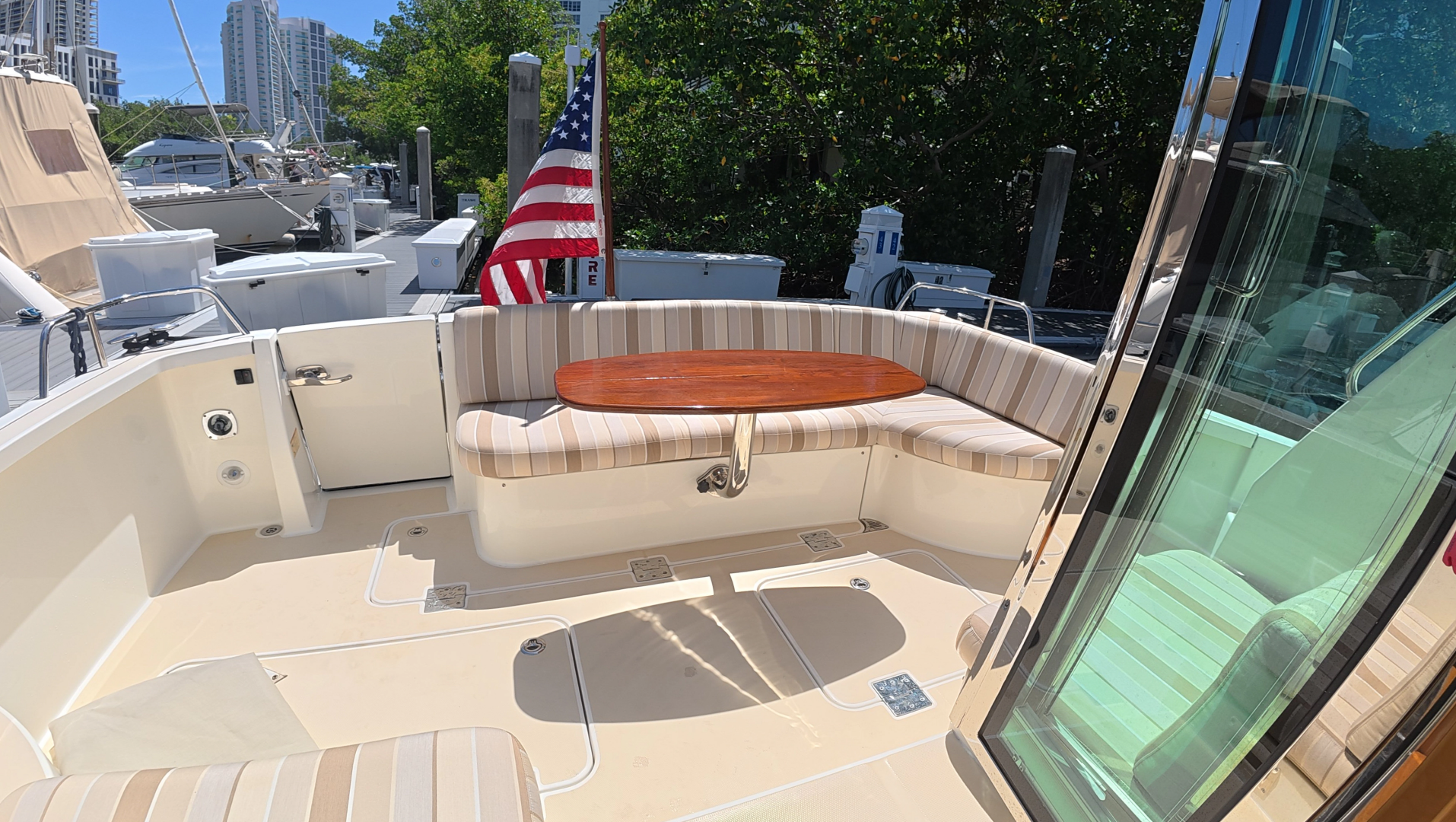 2019 Sabre 42 Salon Express