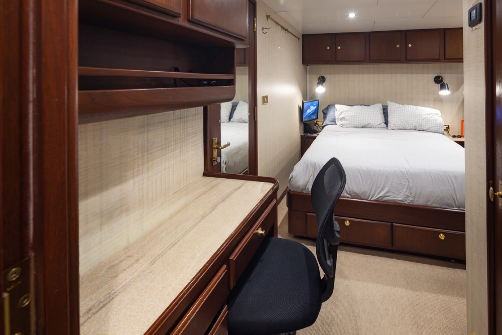 Delta Marine Flybridge Motoryacht — Marlinda - Photo 77