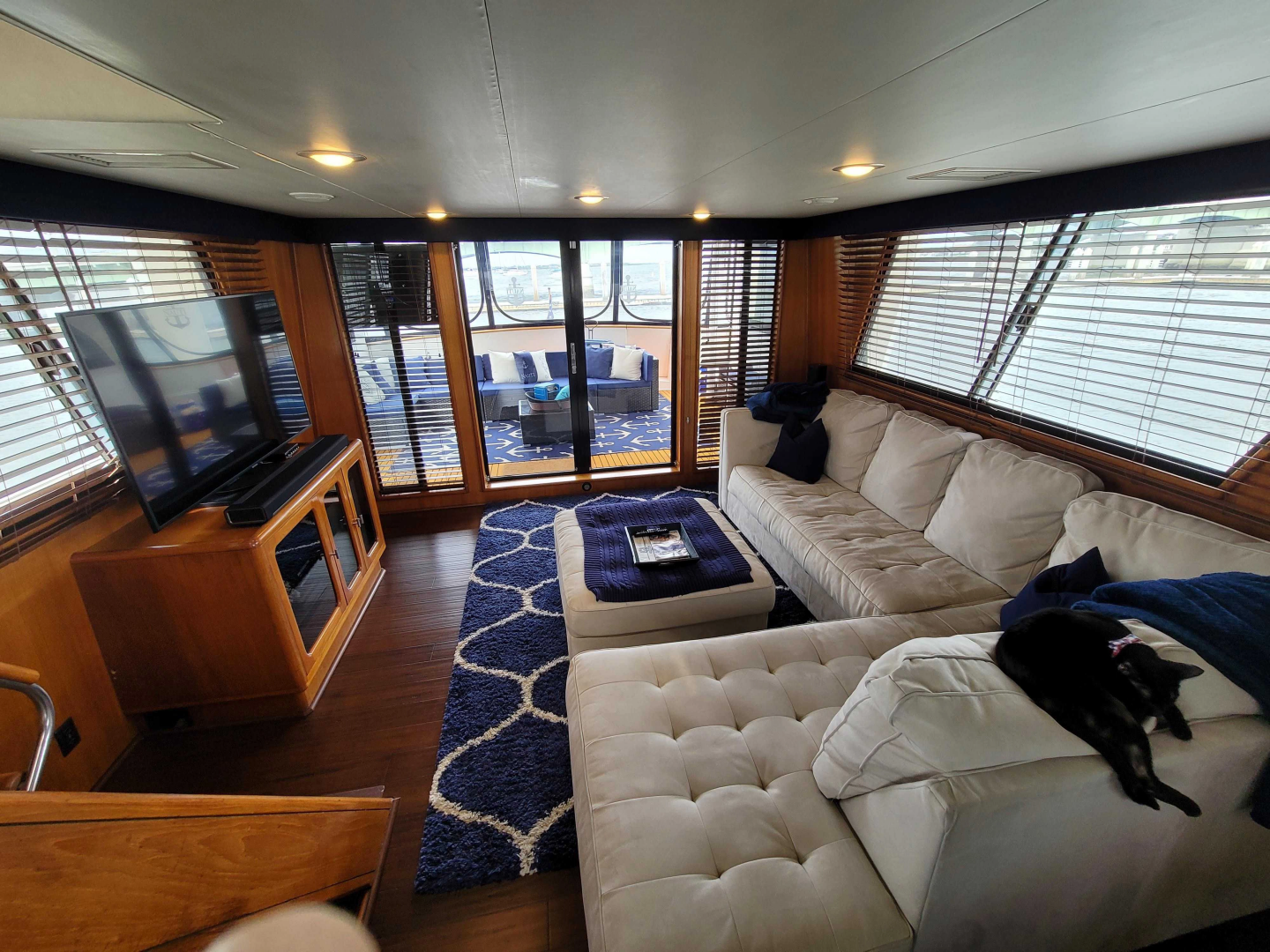 1990 Viking 63 Motor Yacht