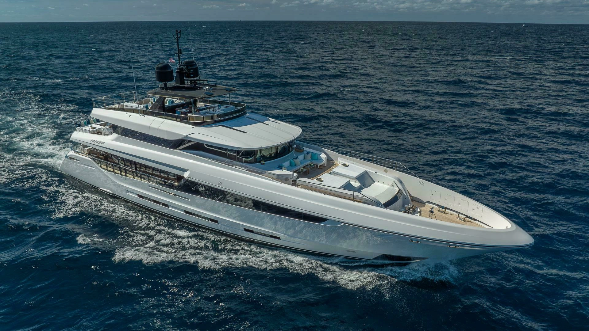 2017 Mangusta Oceano 42