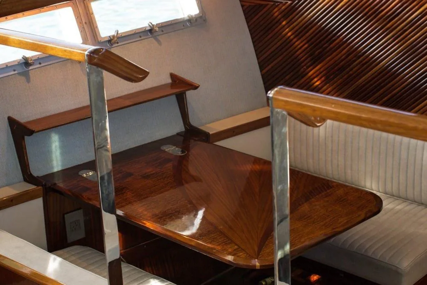 Chris-Craft 57 Constellation Yacht For Sale