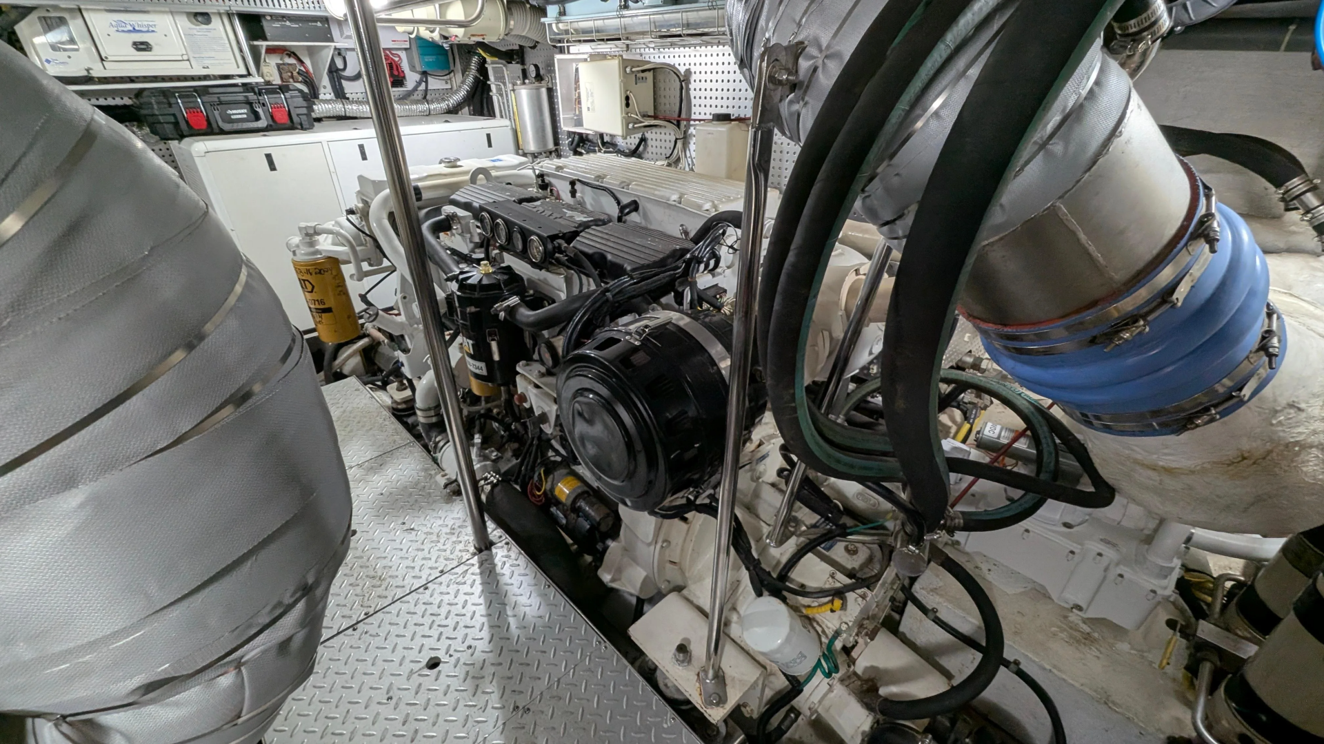 Johnson Motor Yacht — Odeesea - Photo 66