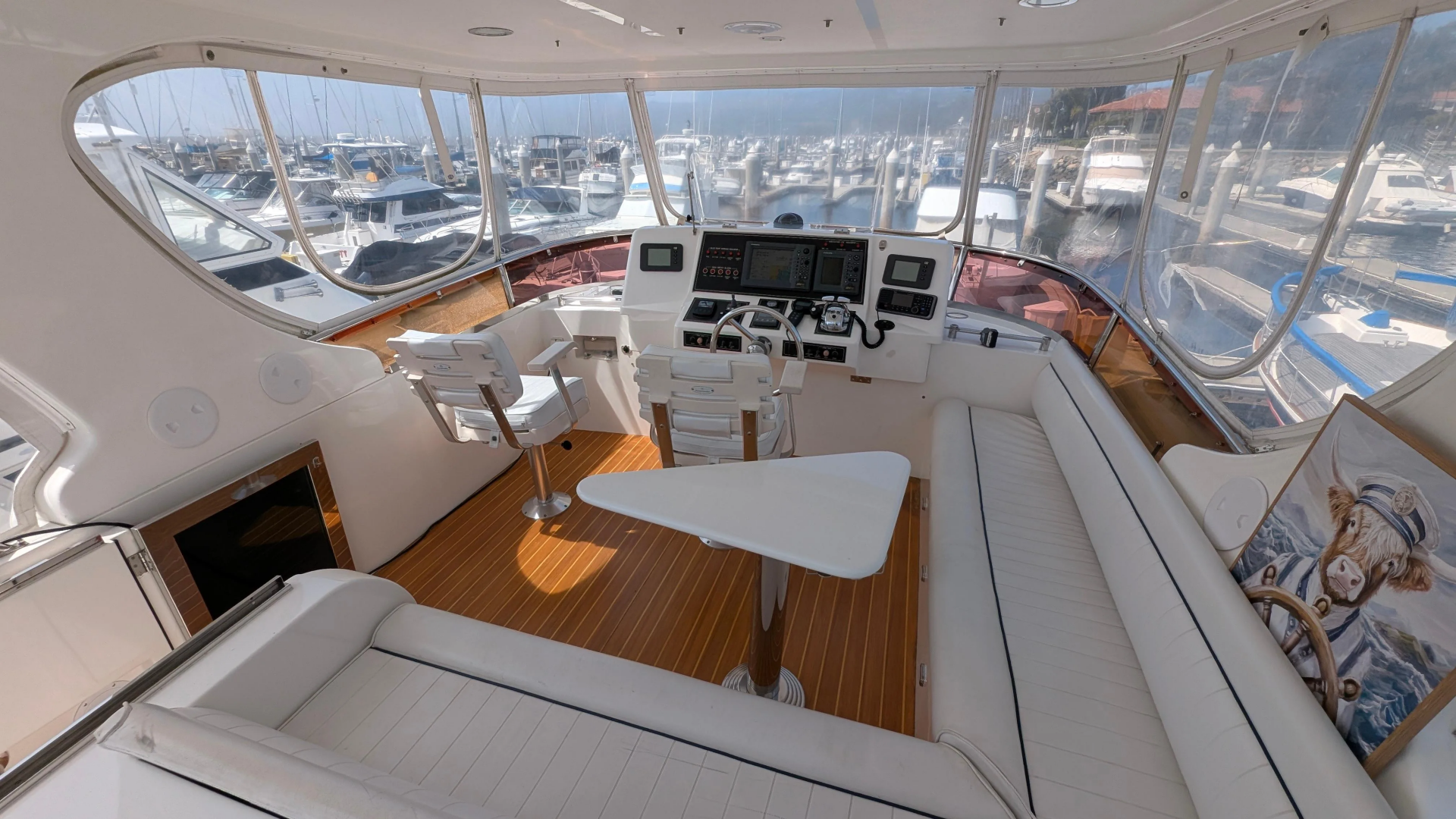 Johnson Motor Yacht — Odeesea - Photo 20