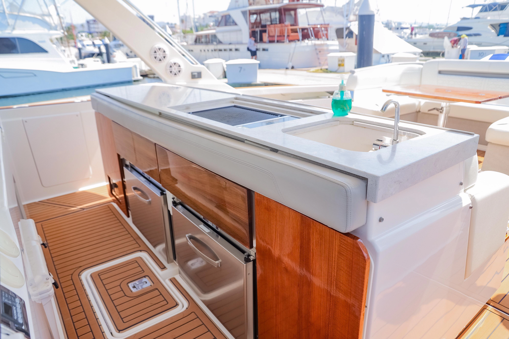Tiara Yachts 43 LS — OSO DEL MAR - Photo 19