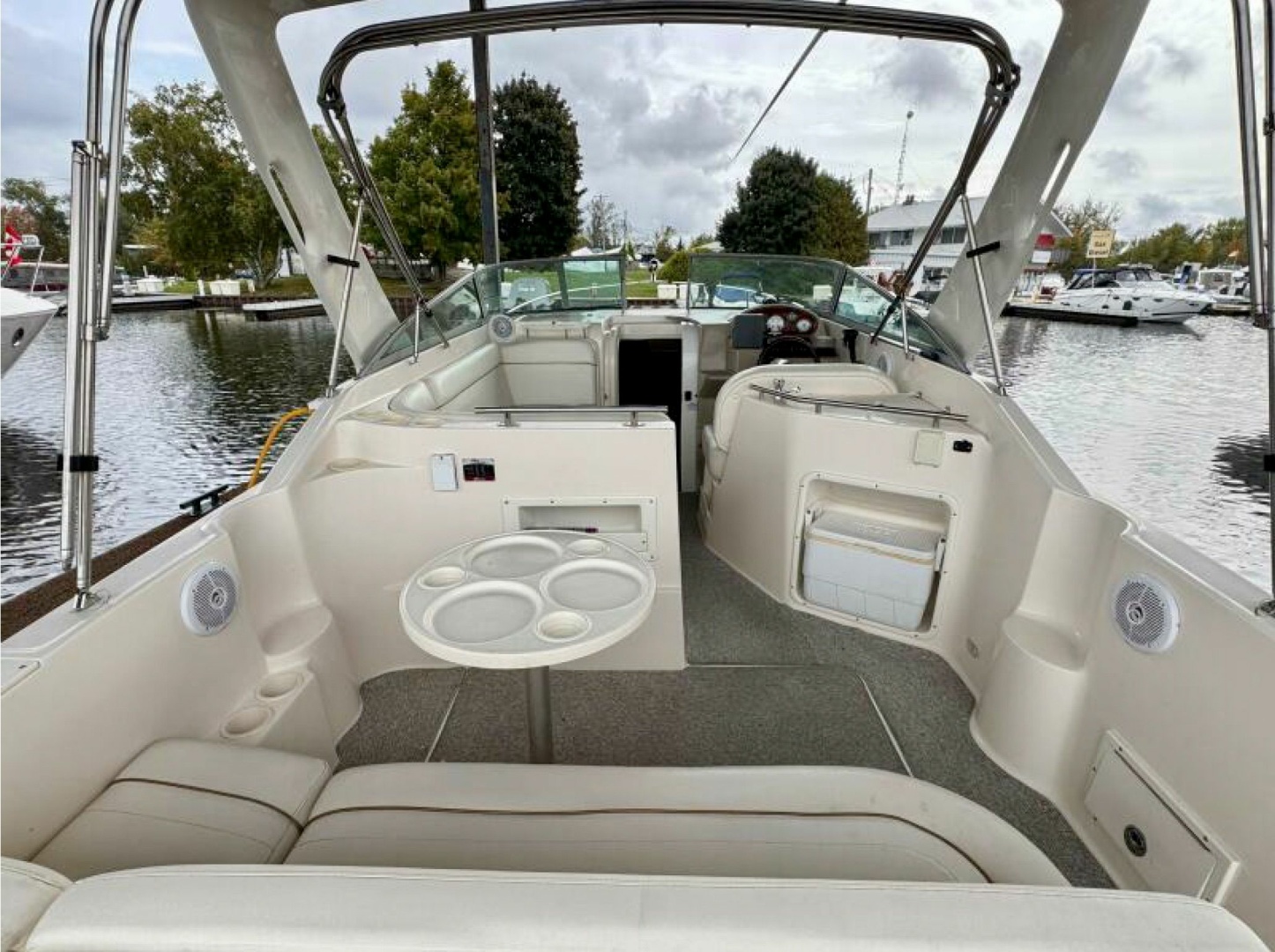 2003 Rinker Fiesta Vee 270 27
