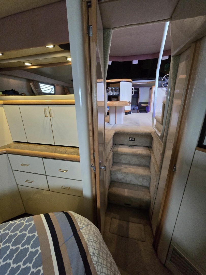43ft Bayliner Yacht For Sale