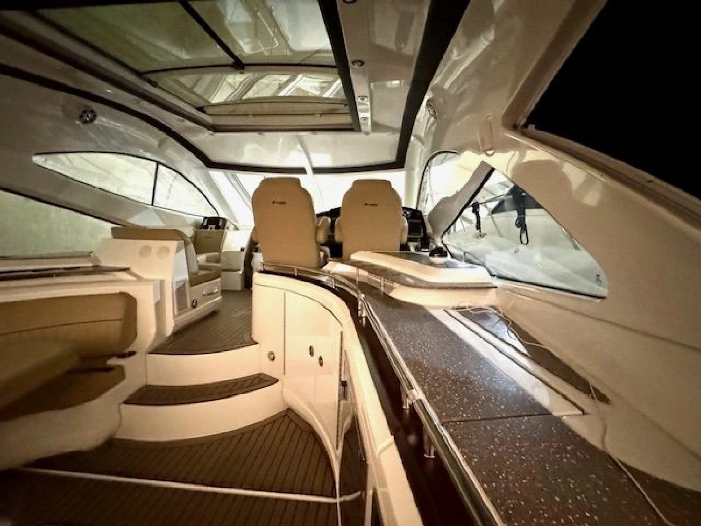 Cruisers Yachts 540 Sports Coupe Yacht For Sale