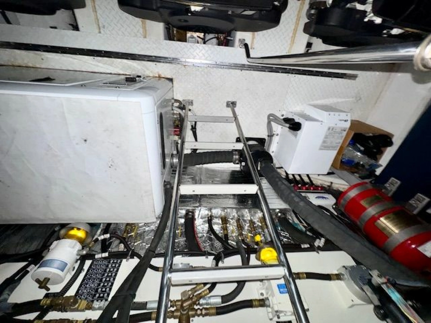 Cruisers Yachts 540 Sports Coupe Yacht For Sale