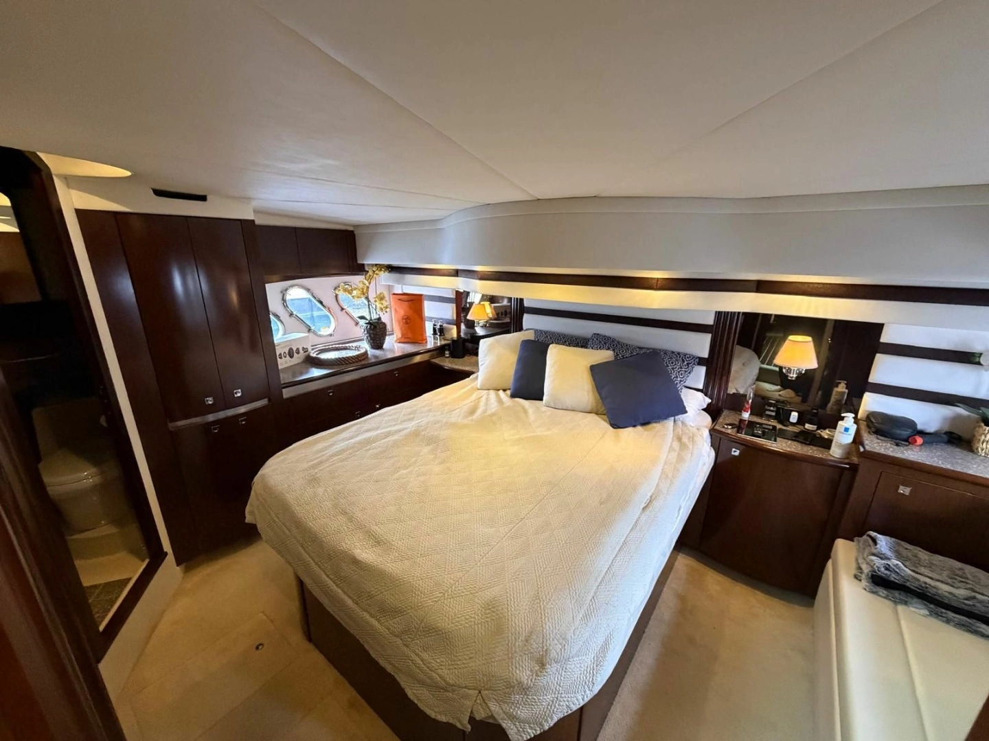 Cruisers Yachts 540 Sports Coupe Yacht For Sale