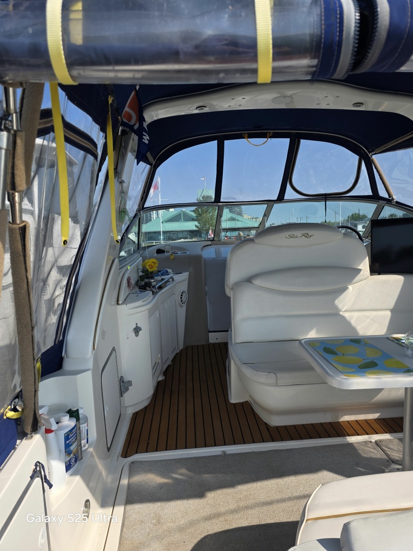 2001 Sea Ray 340 Sundancer — photograph 3