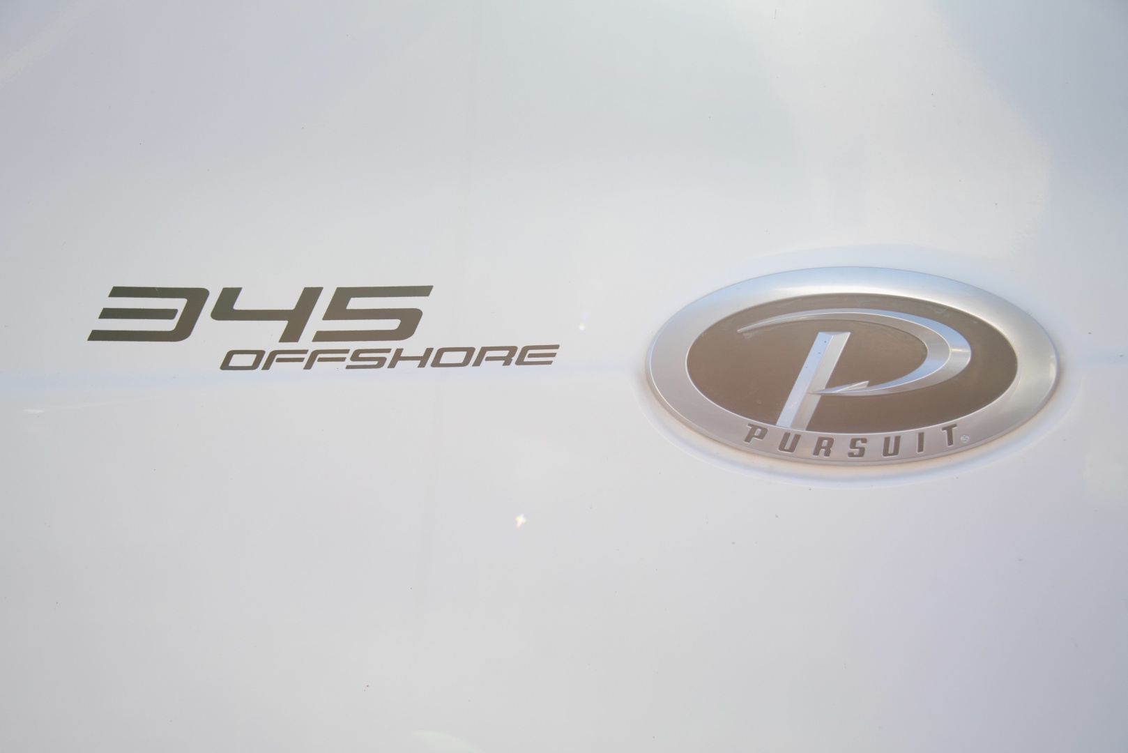 2015 Pursuit 345 Offshore 34