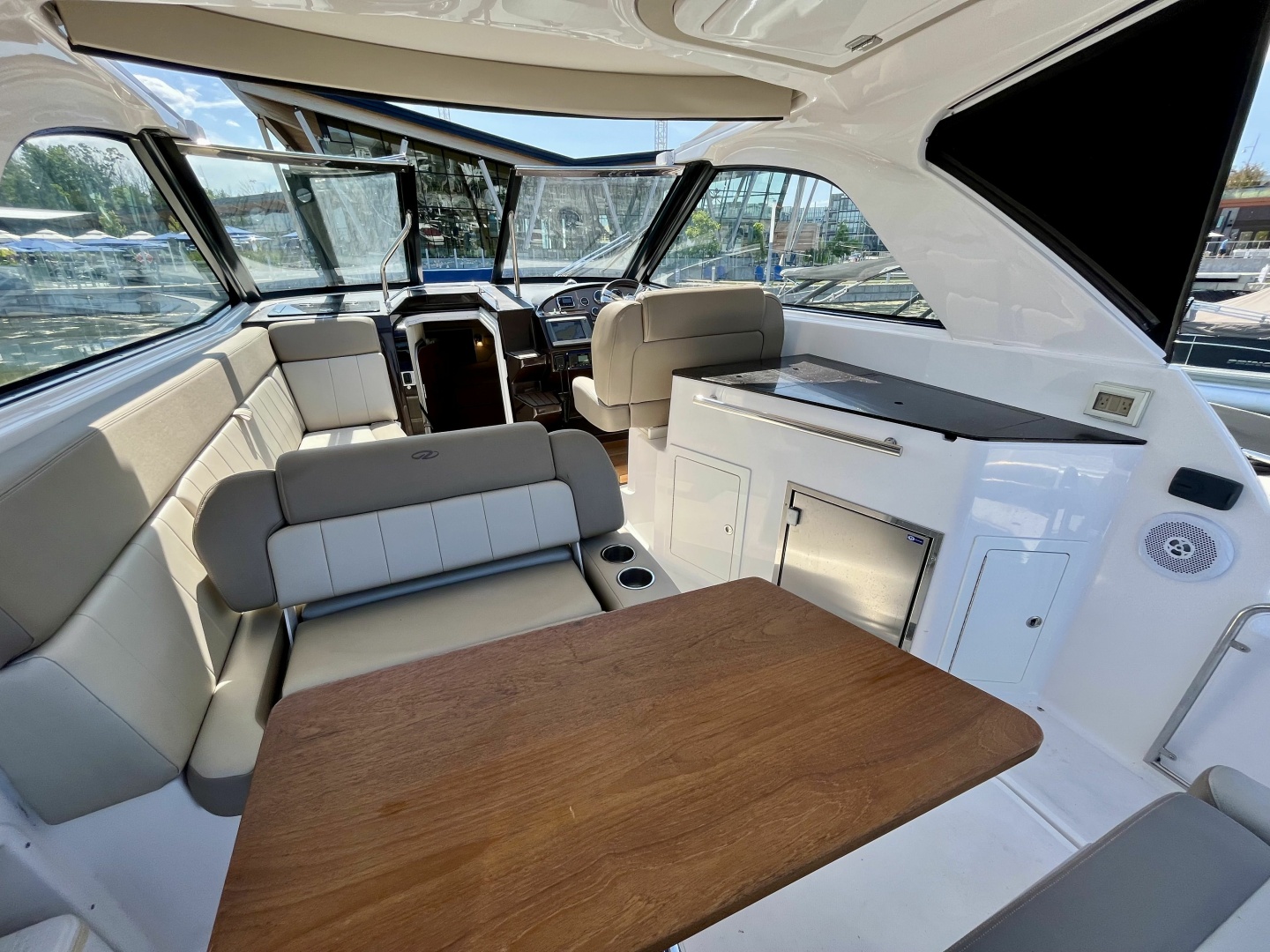 2013 Regal 35 Sport Coupe — photograph 5